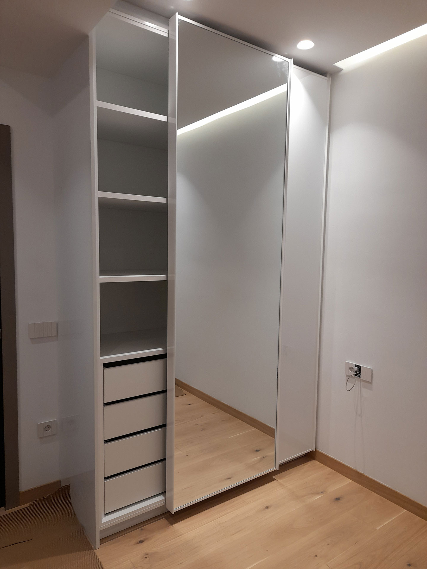 Ολοκληρωμένη Κατοικία με Custom Ξύλινες Κατασκευές — φωτογραφία 20