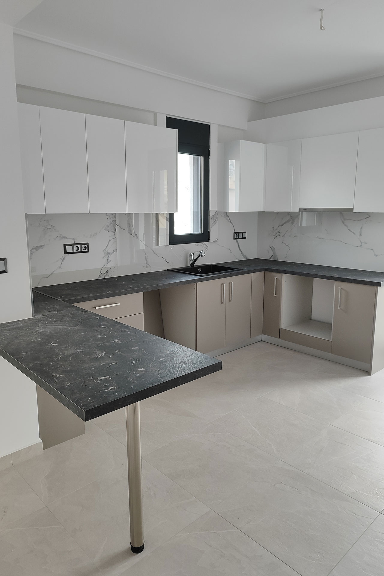 Μοντέρνα Minimal Κουζίνα με Matte και Acrylic Gloss Υφές, Νέα Ιωνία